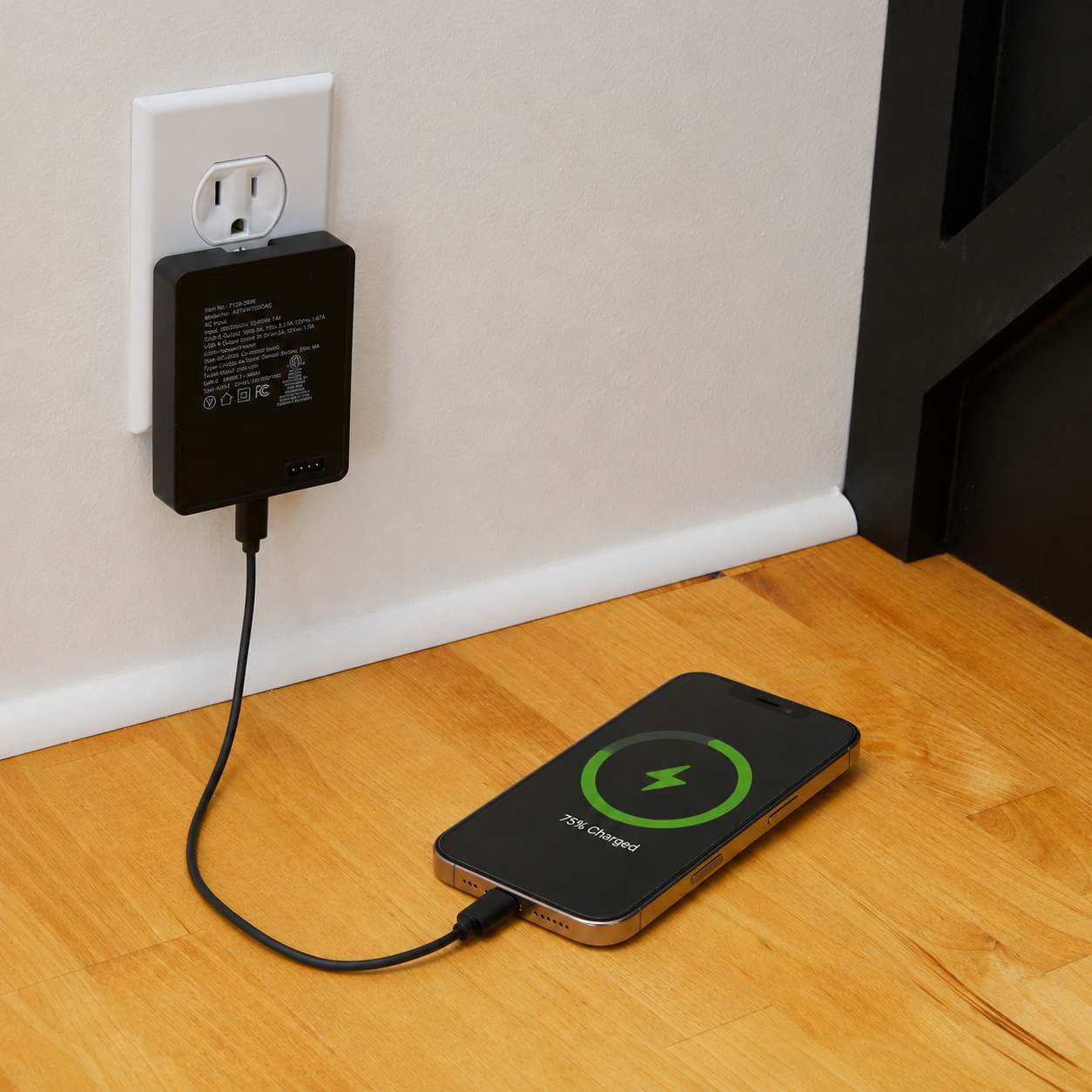5,000 mAh 15W MagClick™ Power Bank with Wall Plug - Image 13