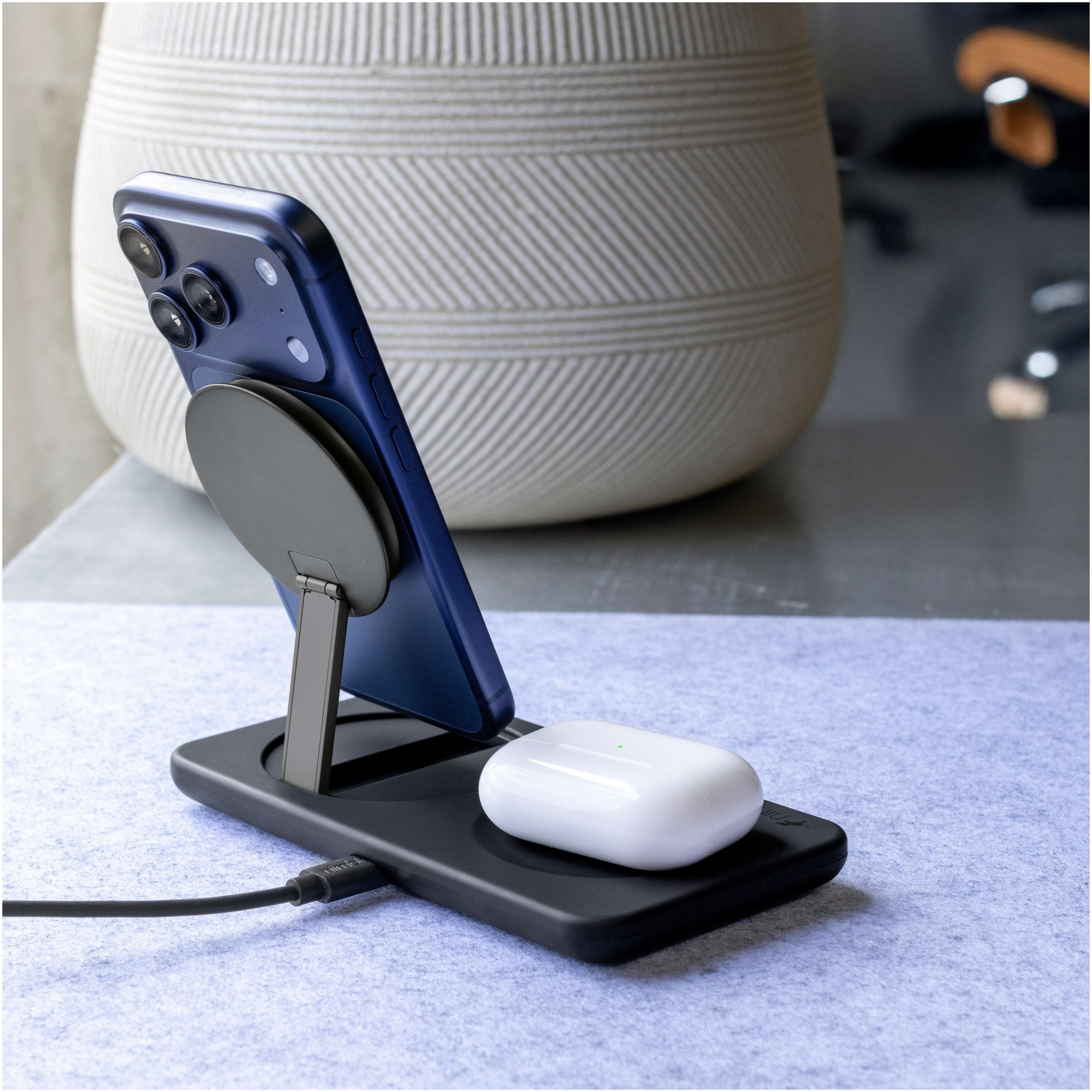 Nimble Podium 2-in-1 Wireless Charging Stand - Image 8