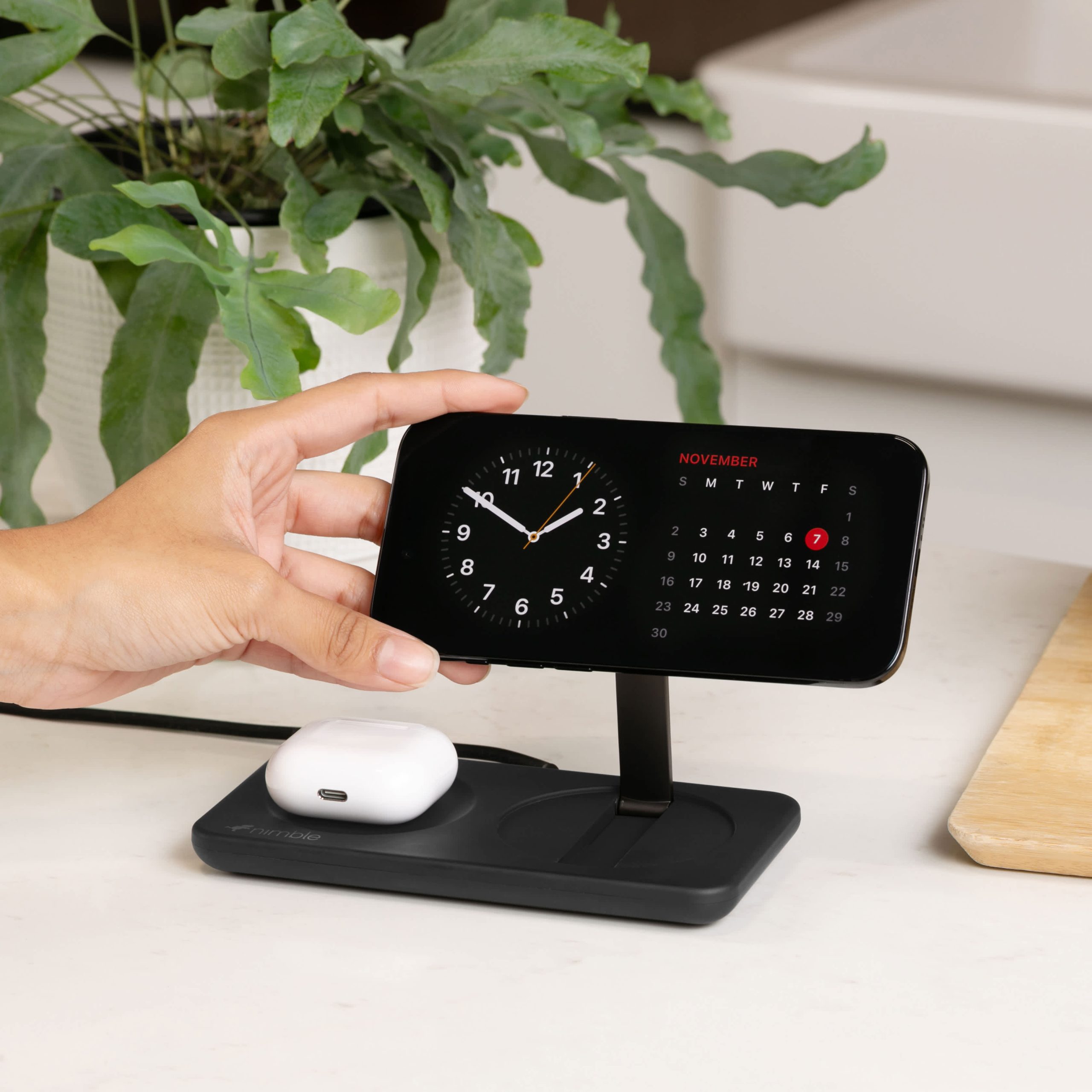 Nimble Podium 2-in-1 Wireless Charging Stand - Image 9