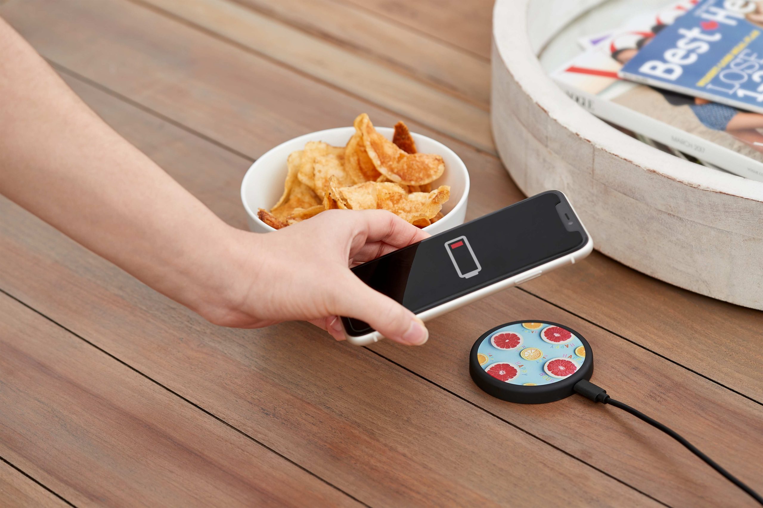 The Looking Glass Wireless Charging Pad - Image 10