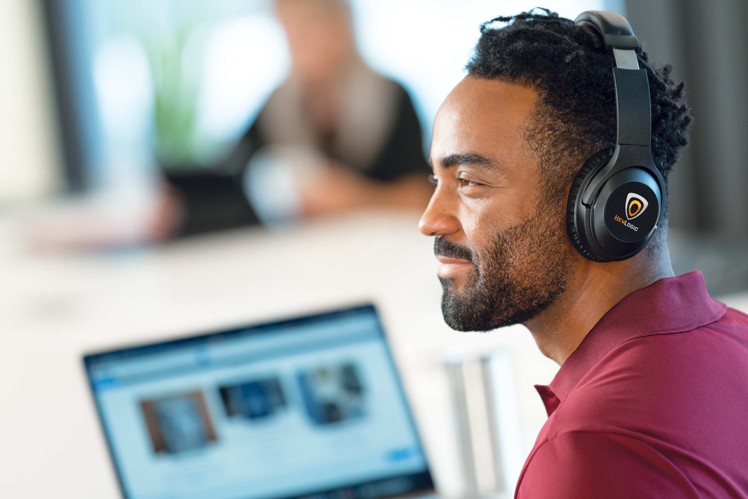 Hush Active Noise Cancellation Bluetooth Headphone - Image 11