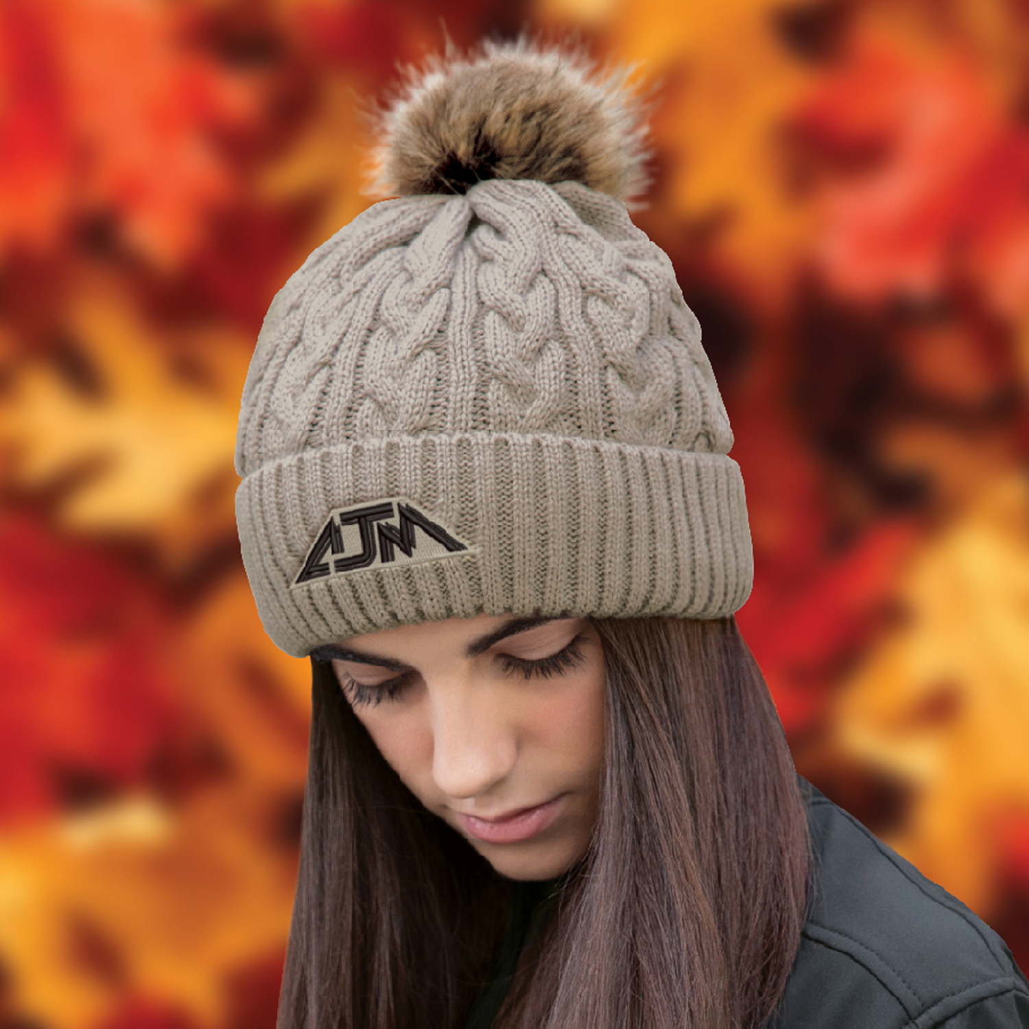 Cuff Toque (Faux Fur Pom Pom 12cm, Women’s) — Jacquard cable knit — AJM 9L594L - Image 3