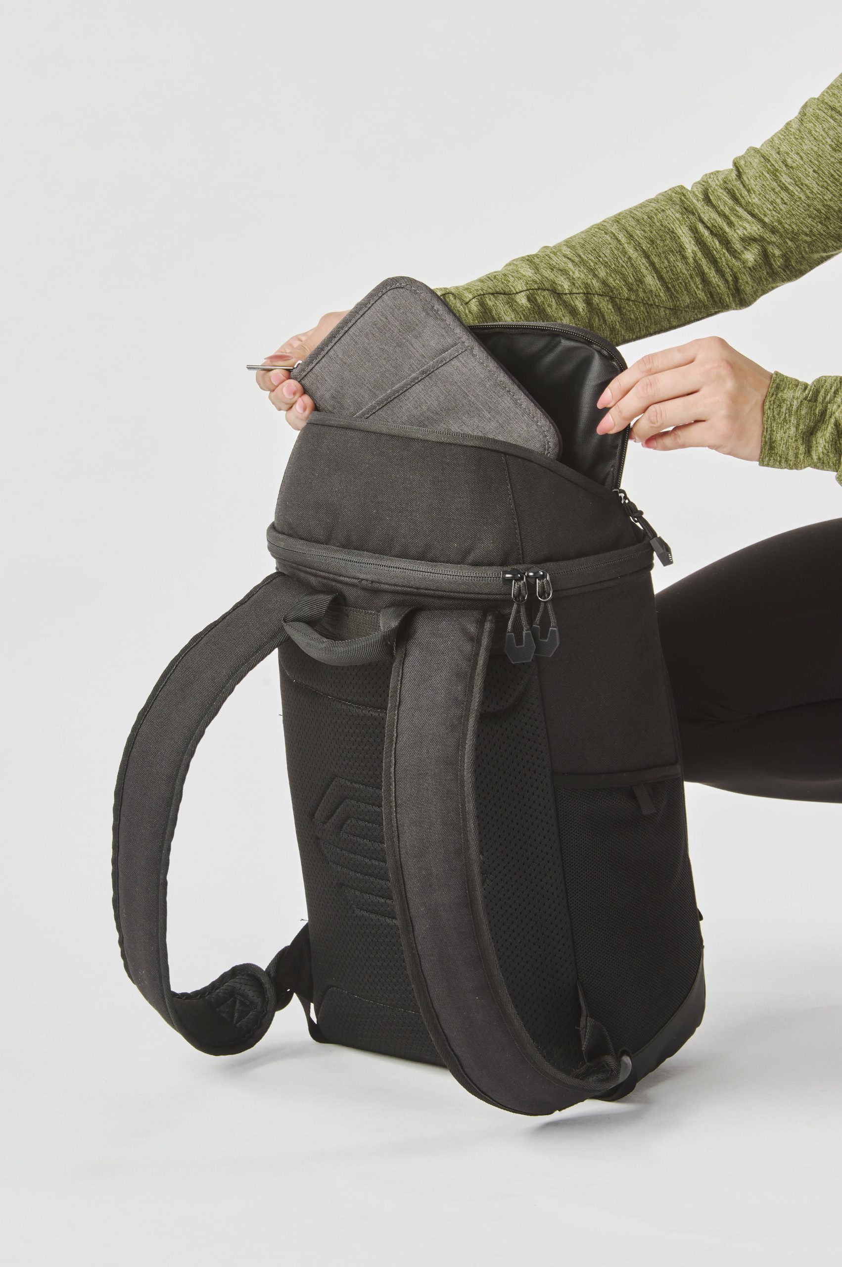 Aquarius 24 Cooler Backpack - Image 12