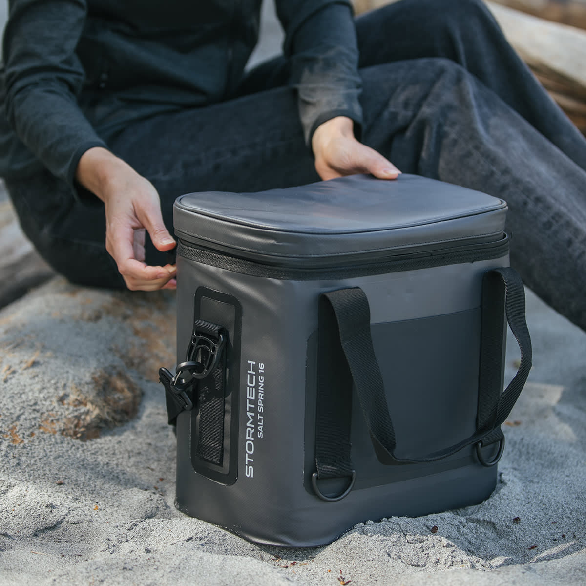 Salt Spring 16 Cooler Bag - Image 6