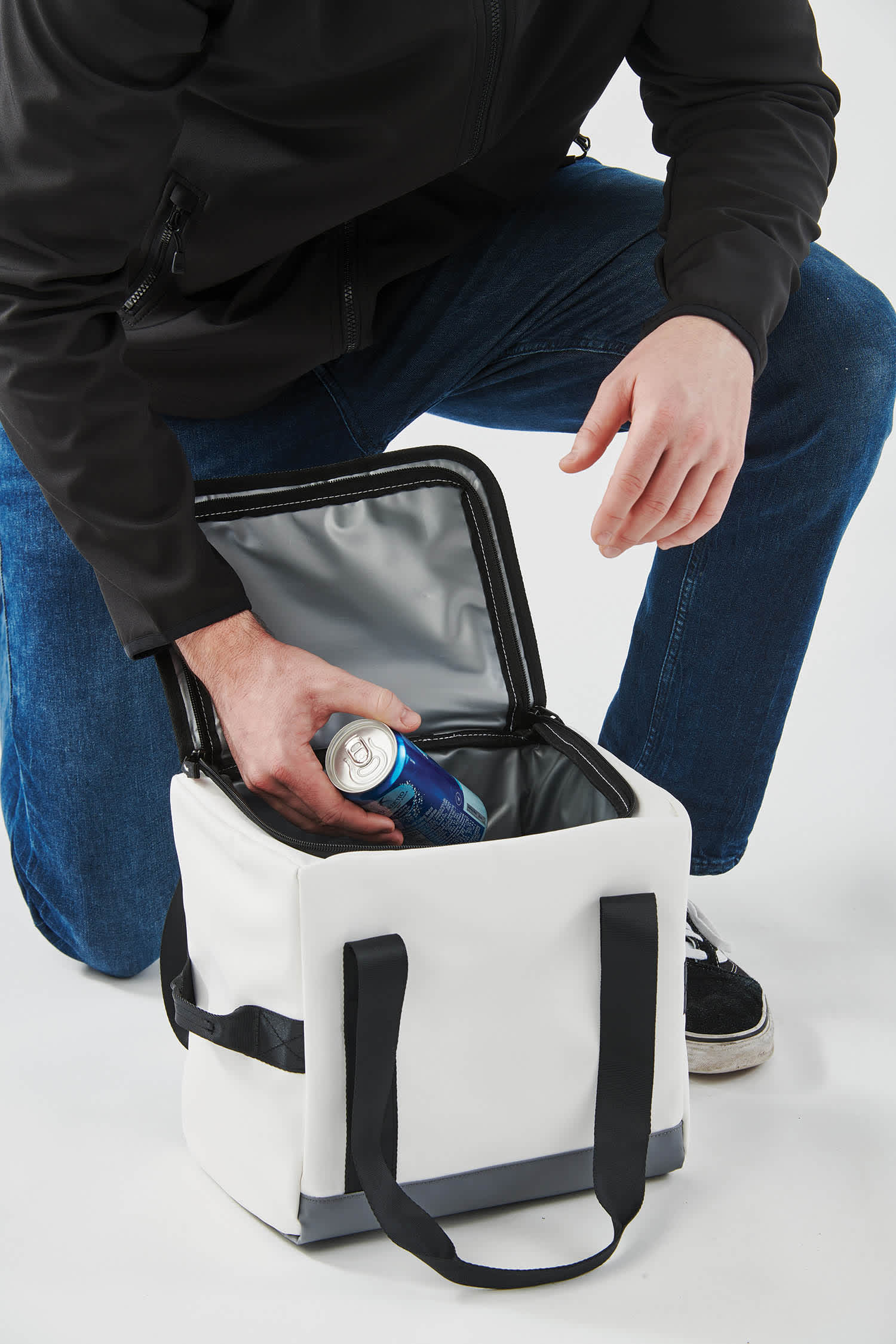 Tundra 12 Can Cooler Pack - Image 5