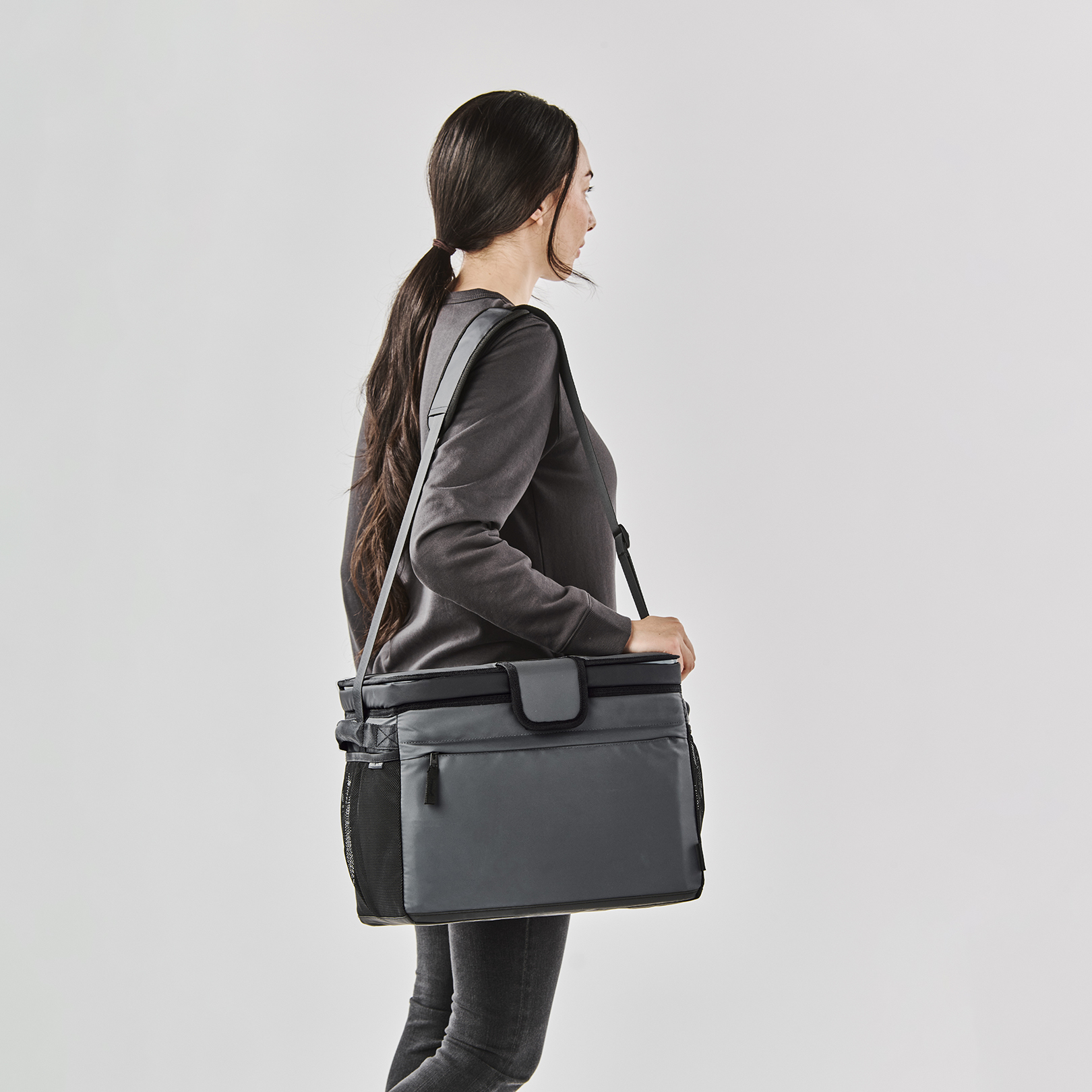 Magellan Cooler Bag 30 Can - Image 11
