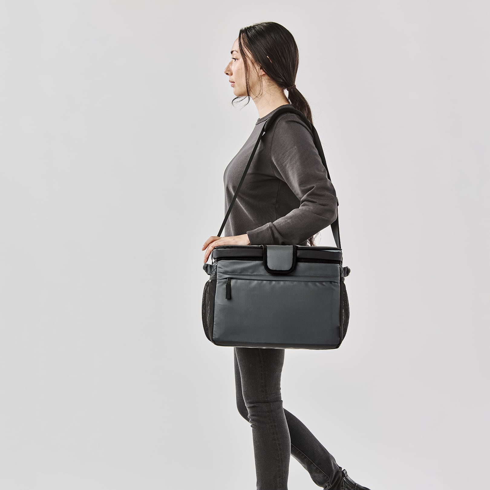 Magellan Cooler Bag 30 Can - Image 12